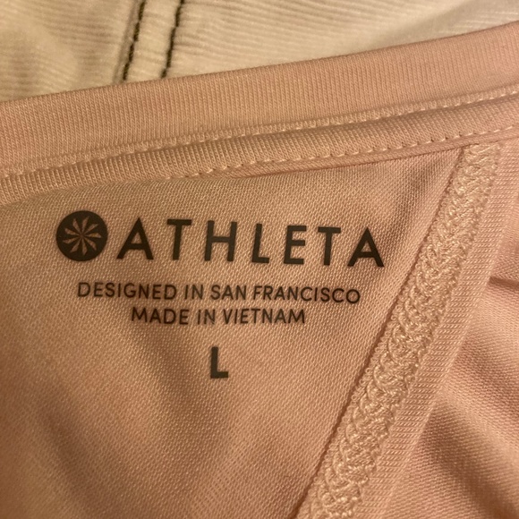 Athlete keyhole twist back top L - Picture 3 of 4